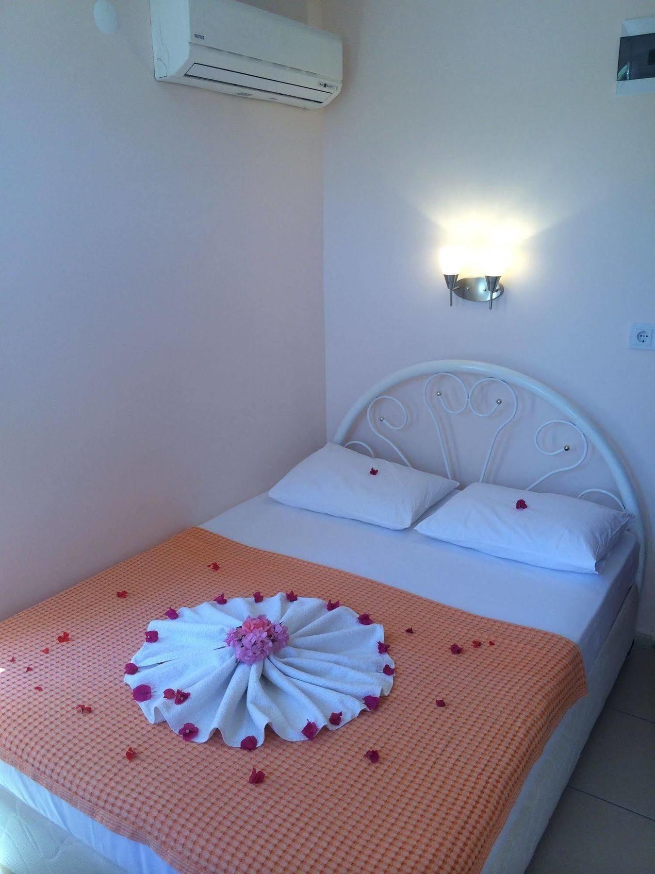 Pinar Pansiyon Kaş Ngoại thất bức ảnh
